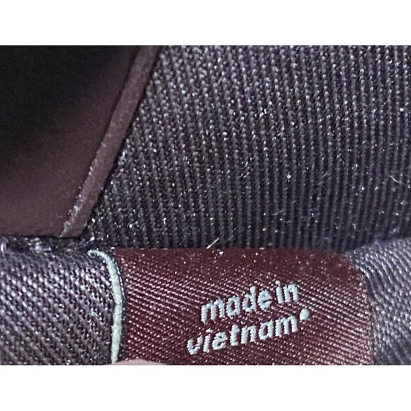 Coach Accordian Zip Signature Debossed Patent Leather Wallet F54805 neutral box - Picture 9 of 11